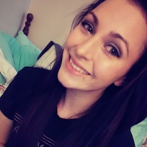 Meet your Posher, Connie